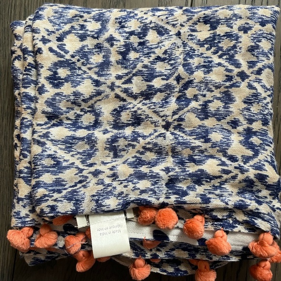 Anthropologie Reversible Infinity Scarf w/tassels by Citrus - Picture 2 of 8